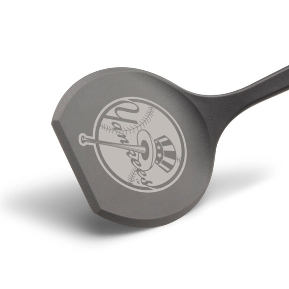 Officially-licensed MLB New York Yankees Fan Flipper Spatula - Picture 3 of 8